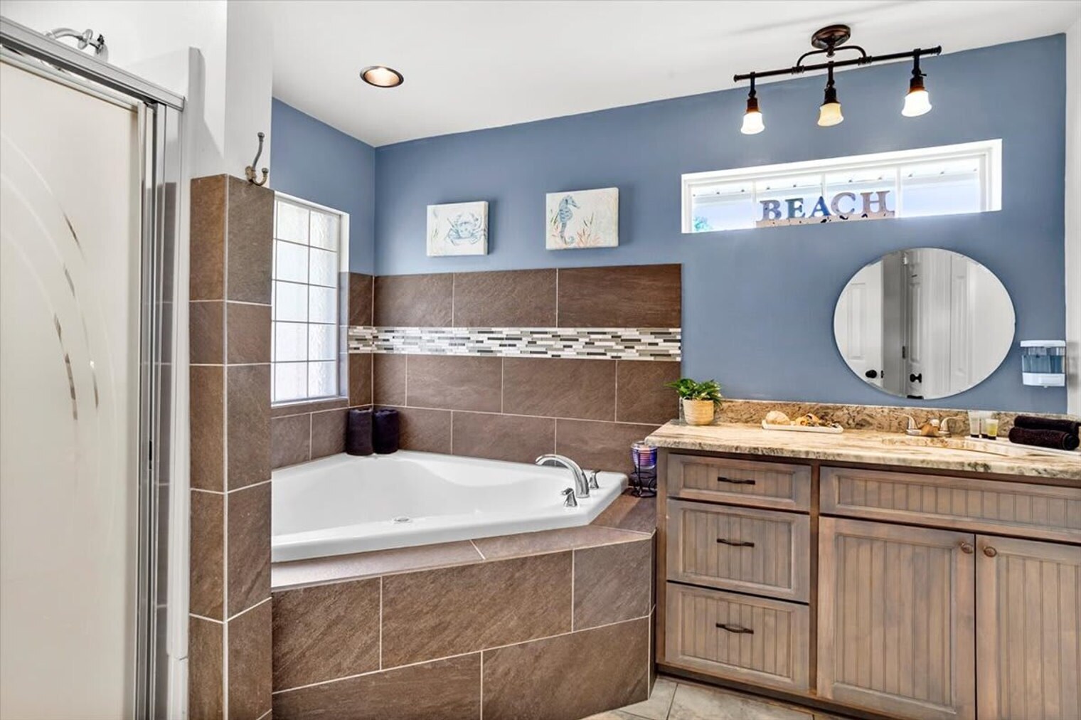 Building Photo - 5012 Deborah St