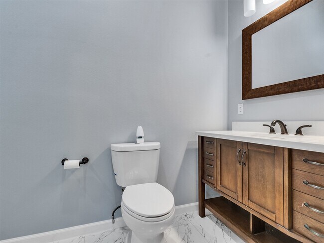 Building Photo - 414 N Avenue C