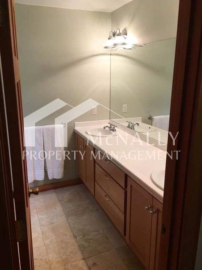 Building Photo - 3 bedroom Craftsman Home near Narrows & Uptown