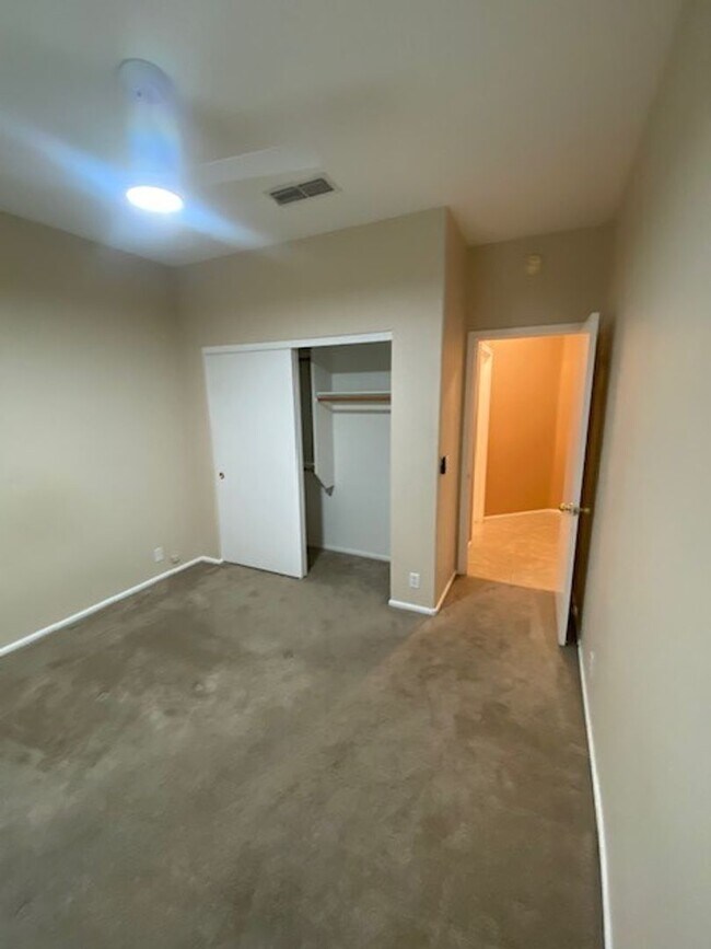 Building Photo - Beautiful 3-Bedroom Home with Vaulted Ceilings & Private Fenced Yard