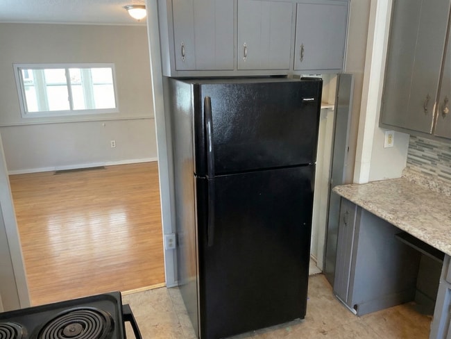 Building Photo - 222 Bellfield Ave