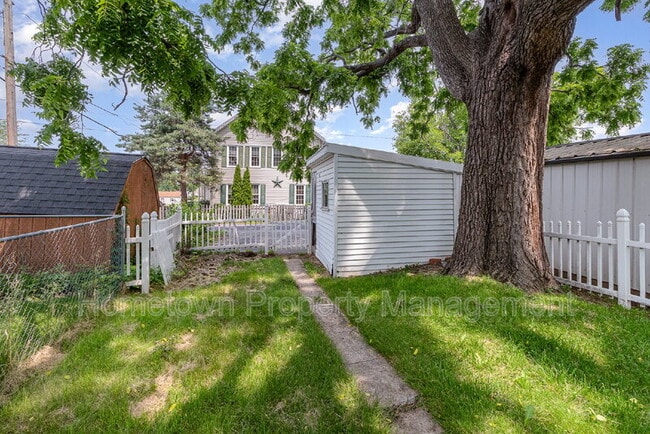 Building Photo - 303 Ridge Ave