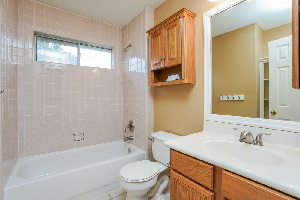 Building Photo - 814 Courtside Dr W