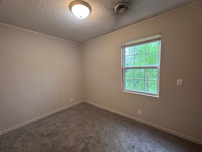 Building Photo - 15986 Arrowhead Rd