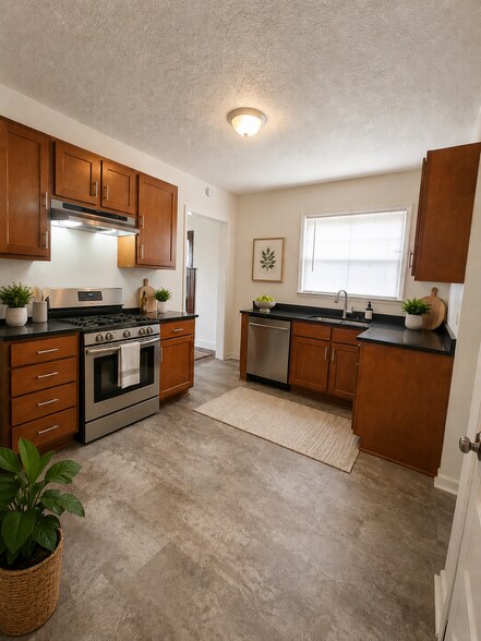 virtually staged - 905 Belvedere Ave SE