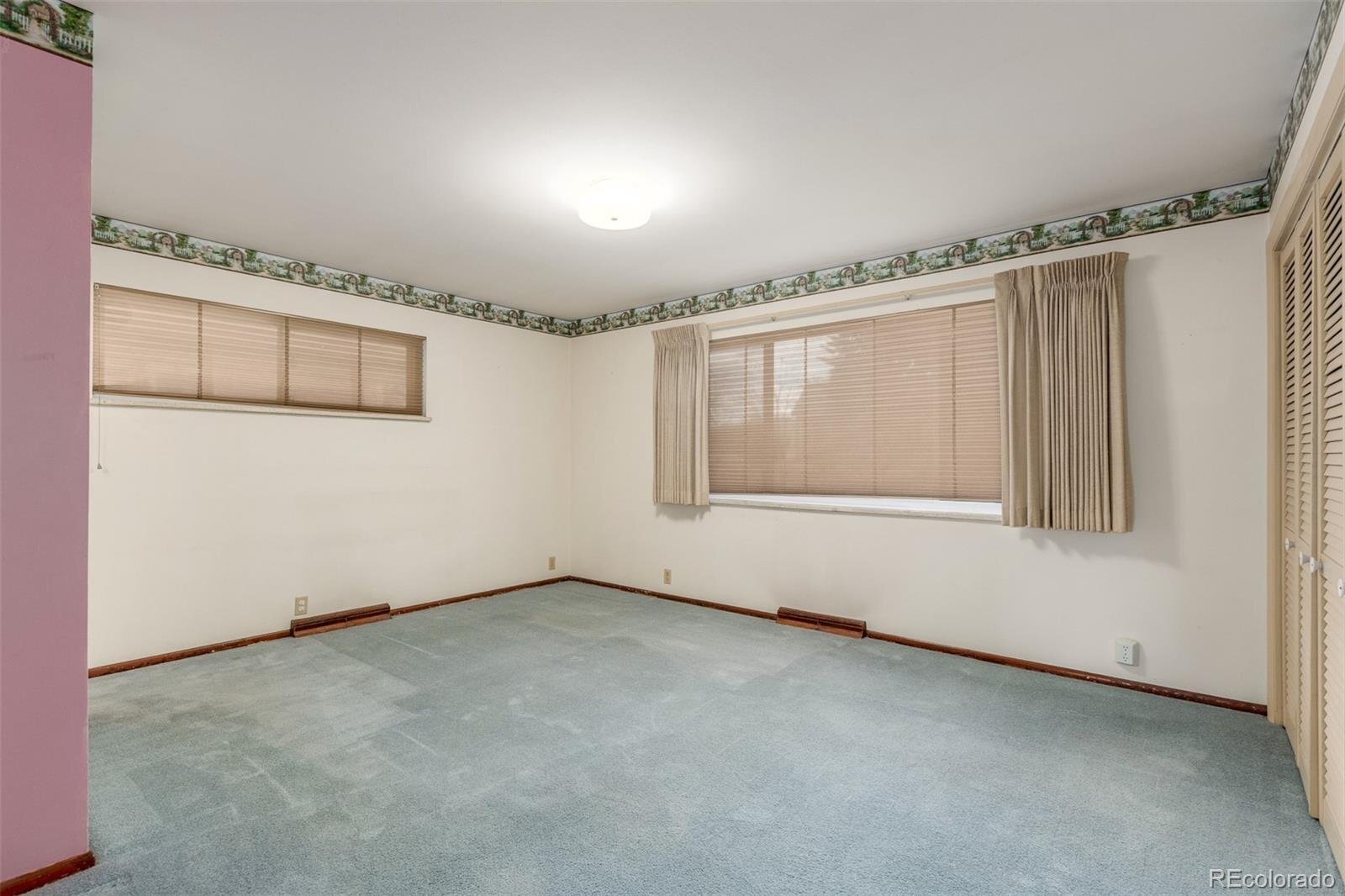 Building Photo - 680 S Canosa Ct