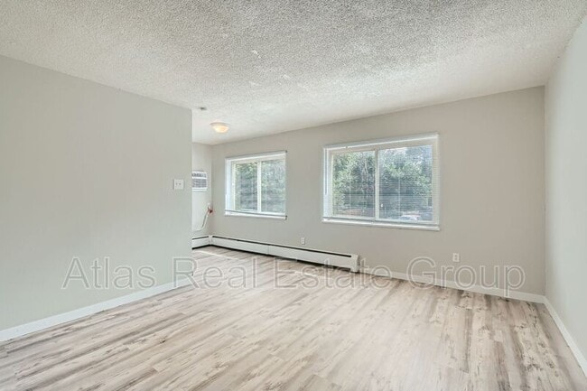 Building Photo - 1350-1360 N Moline St