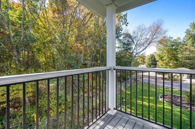 Building Photo - 242 Main St