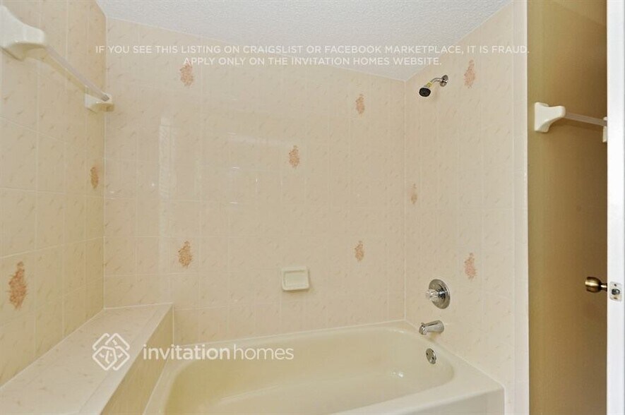 Building Photo - 5430 Los Palos Dr