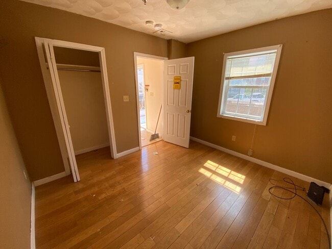 Building Photo - Spacious Newly Constructed  4 Bed 2 Bath T...