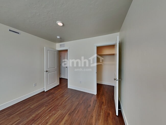 Building Photo - 4113 Keklik Ave