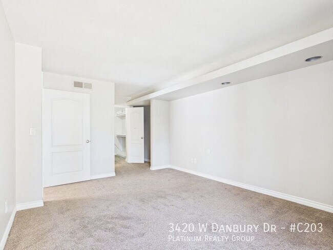 Building Photo - 3420 W Danbury Dr