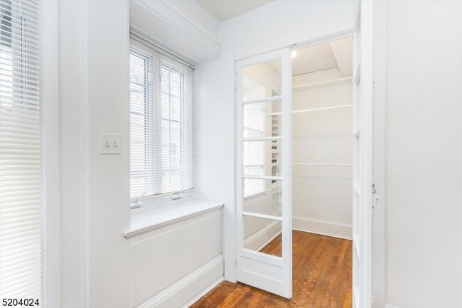 Building Photo - 232 Orange Rd