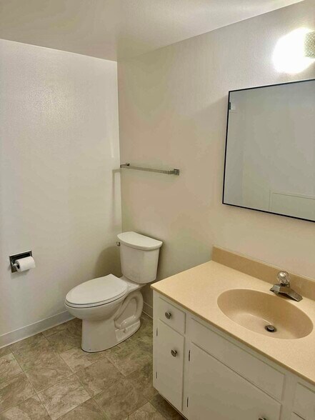 Building Photo - 10473 Lockwood Dr