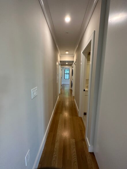 Building Photo - 279 Lamartine St