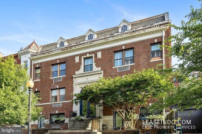 Primary Photo - 1811 Vernon St NW