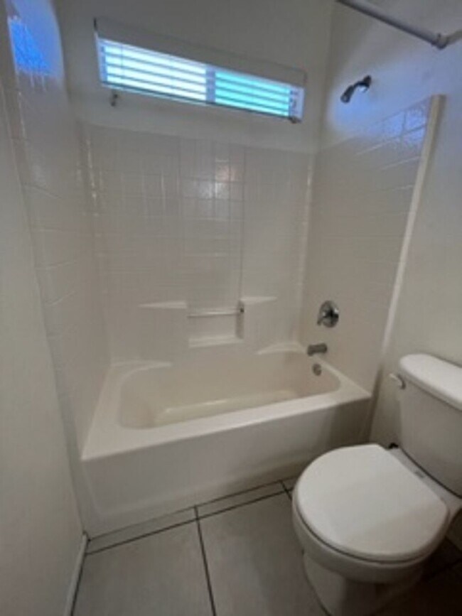 Building Photo - SOUTHERN HIGHLANDS BEAUTY!