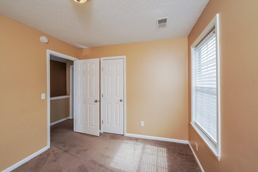 Building Photo - 5505 Leighaven Way