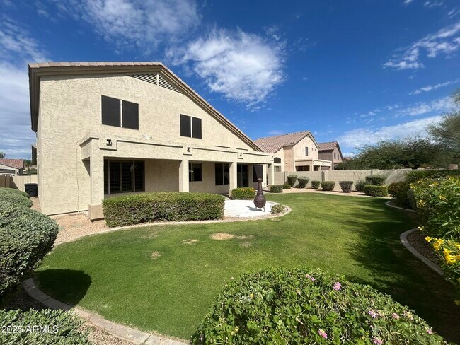 Building Photo - 7215 E Whistling Wind Way