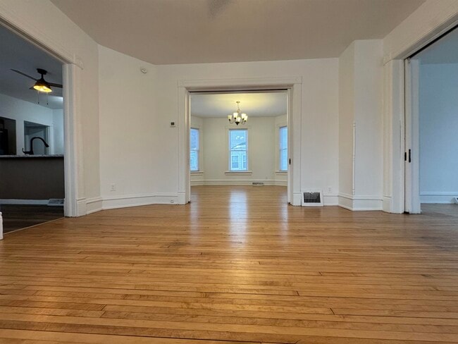 Building Photo - 122 North St