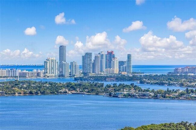 Building Photo - 480 NE 31st St