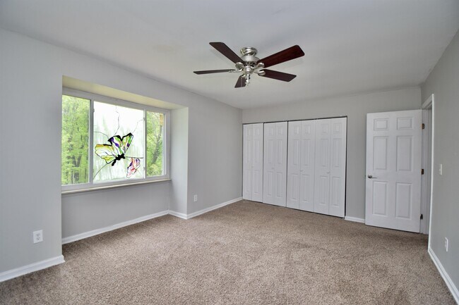 Building Photo - 9571 Beech Dr