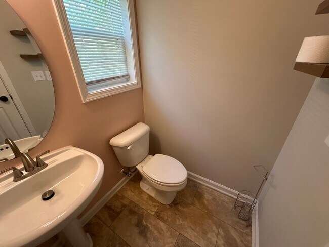 Building Photo - 4 Bedroom | 3 Bathroom Apex Home with Fenc...
