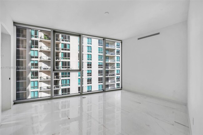 Building Photo - 300 Biscayne Blvd Way