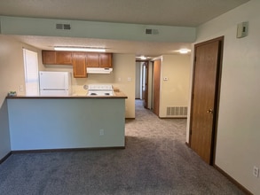 Building Photo - 7326-7340 Hampton Ave