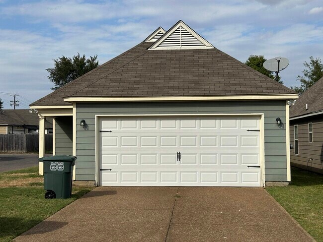 Building Photo - 1311 Crosstown Ct