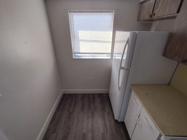 Building Photo - Enjoy the convenience and comfort of this 2/1 apartment in New Port Richey.