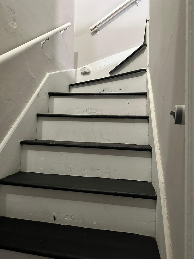 Building Photo - Southside Bethlehem Rental – 3-Bedroom 1 B...