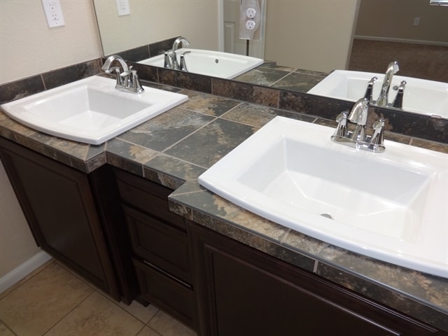 Building Photo - 9438 E 109th Ave