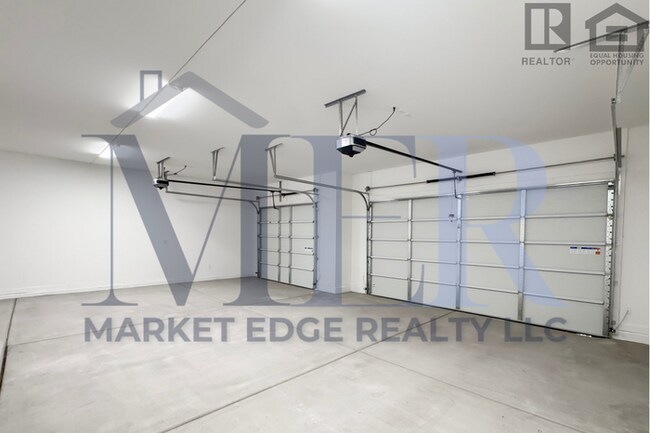 Building Photo - 3Bed/2.5Bath Home in Rio Verde/4 Car Garage! Ready for Immediate Move-In!