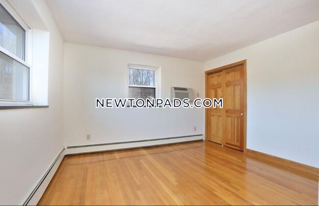 Building Photo - 288 Grove St