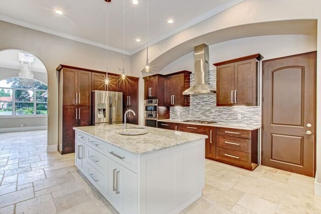 Building Photo - Stunning 5-Bedroom Pool Home on Nearly 2 Acres!