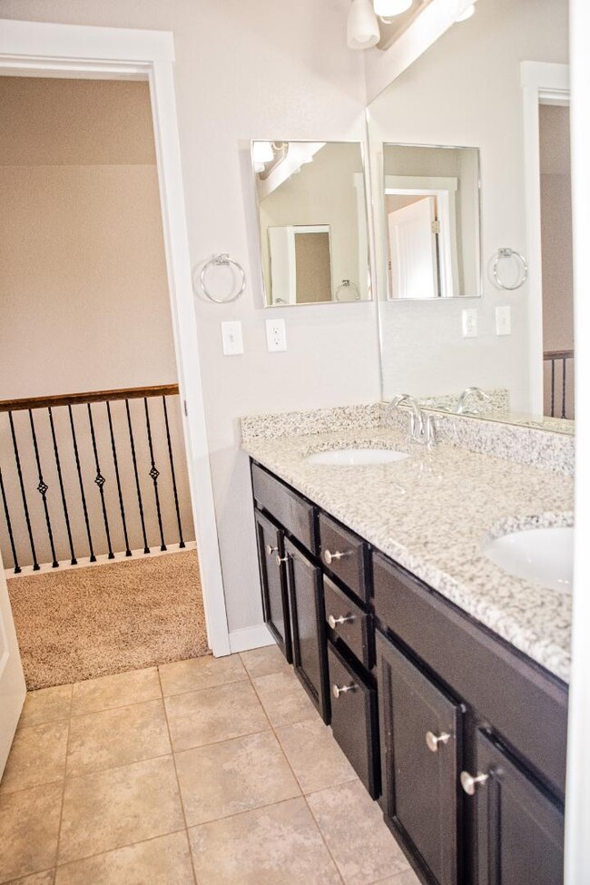 Building Photo - 7797 Wagonwood Pl