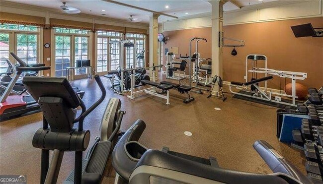 Building Photo - 5510 Glenridge Park NE