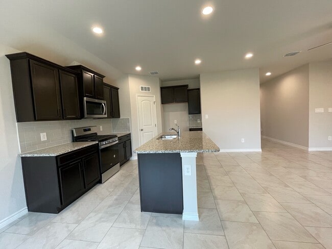 Building Photo - 7905 Schades Way