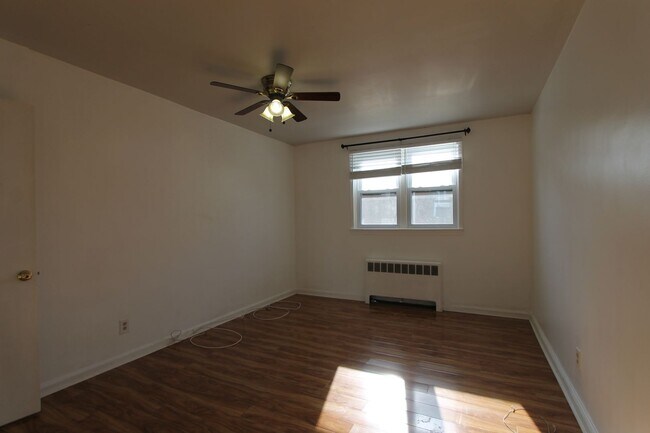 Building Photo - 6460 Ardleigh St