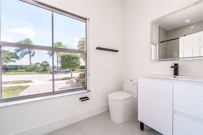 Building Photo - 15699 SW 54th Ct