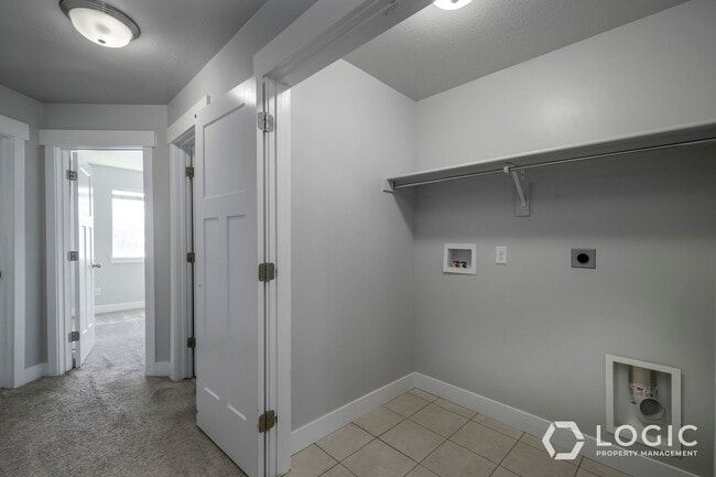 Building Photo - Beautiful Townhome for Rent!