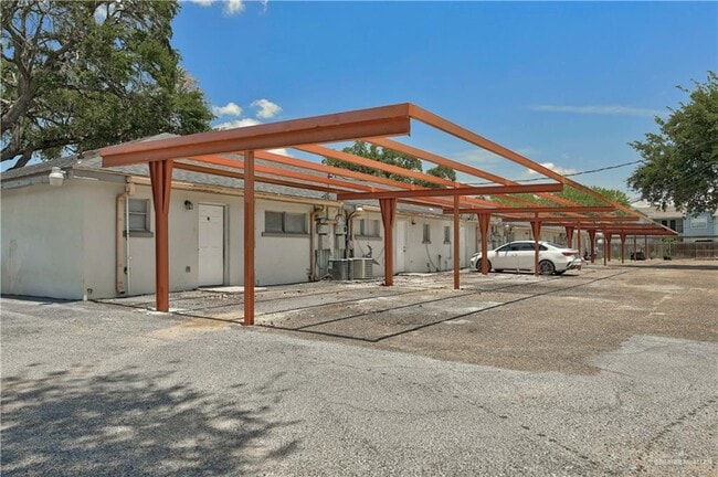 Building Photo - 14 Valley View Dr