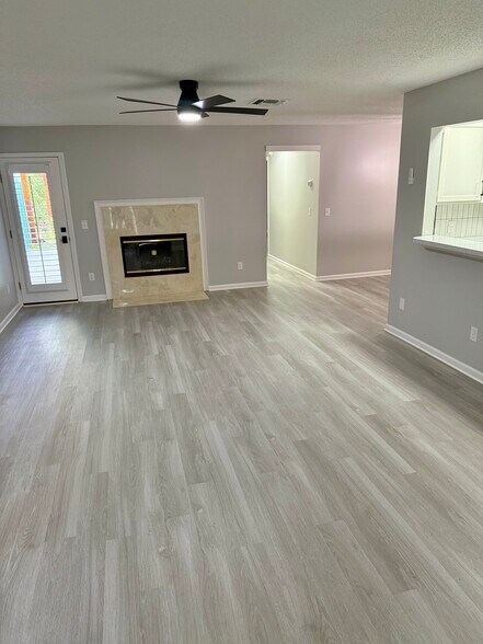 Building Photo - 4084 Stillwood Dr