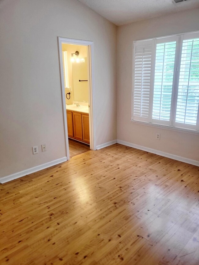 Building Photo - 10920 Kinston Ridge Pl