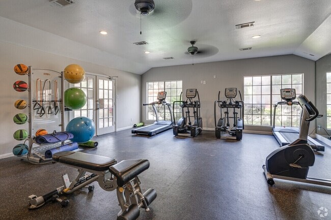 Building Photo - Move-In Special: 2 Bed with Up to $750 Off...