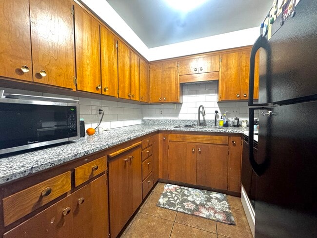 Building Photo - Pinnacle Apartments