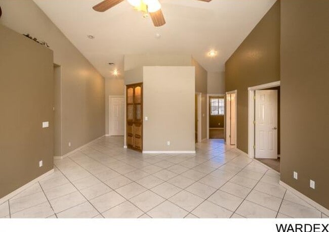 Building Photo - 4 Bedroom House Across from Golf Course! *HOME IS CURRENTLY OCCUPIED, PLEASE DO NOT DISTURB THE T...