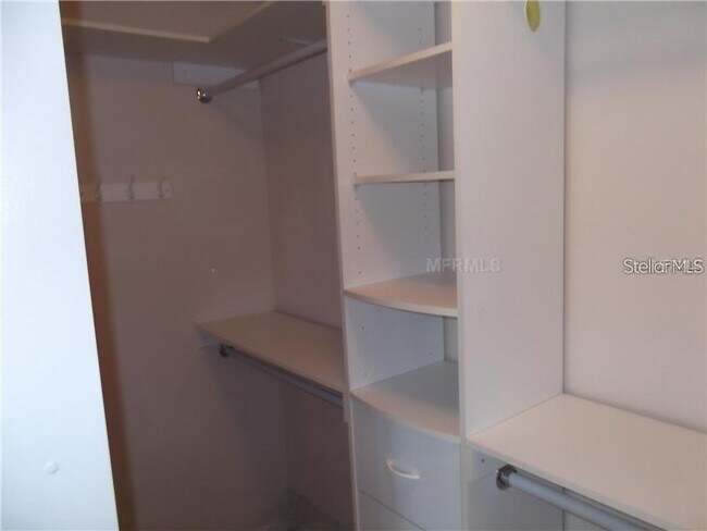 Building Photo - 4866 Pond Ridge Dr