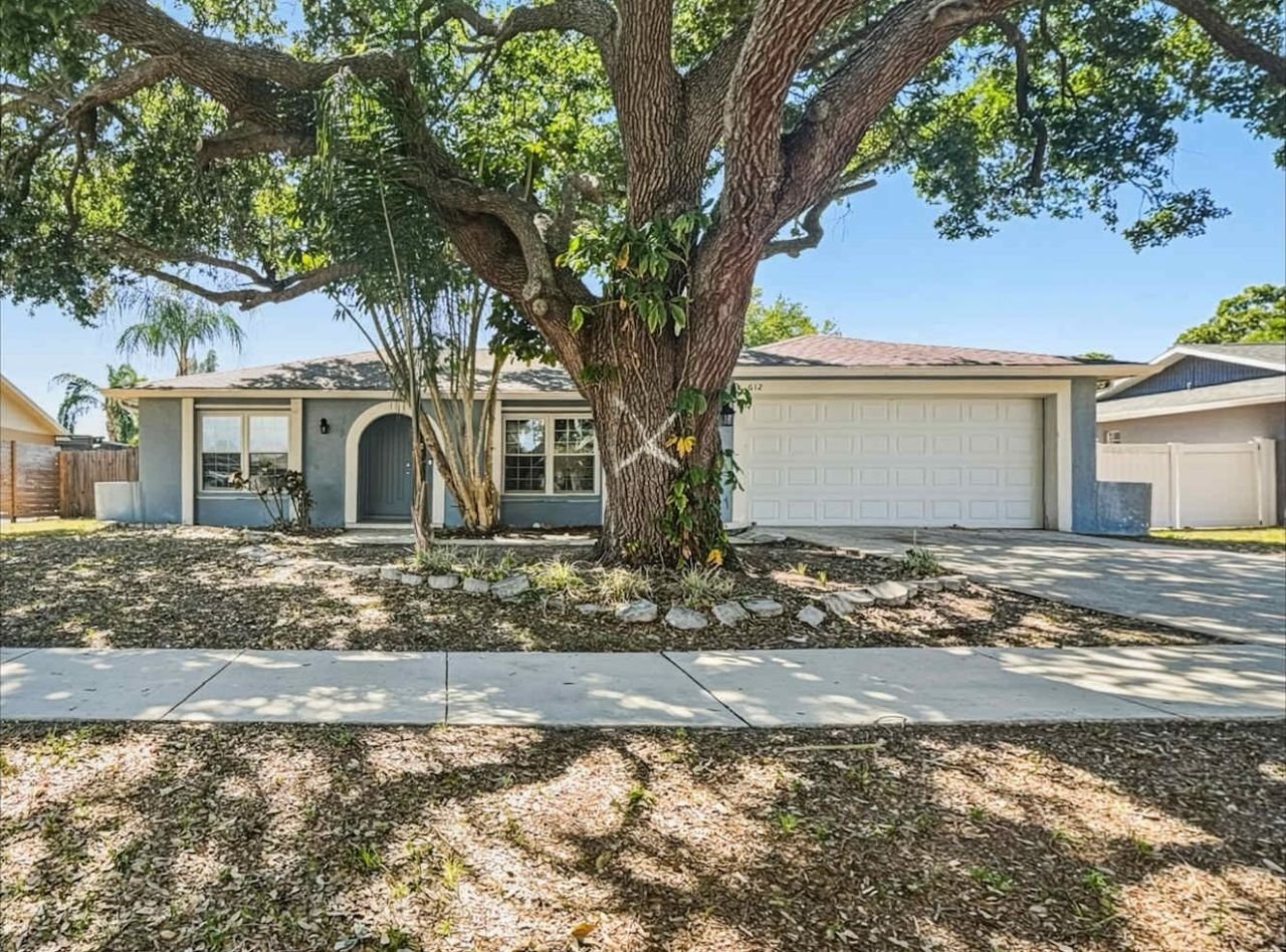 Building Photo - 613 Limetree Dr